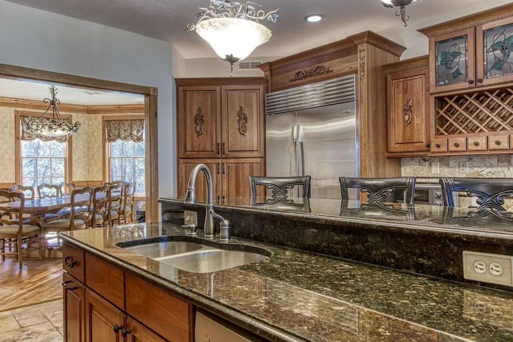 Villa Mountain Bliss: Estate W/ Views~Firepit~Hot Tub~Gburg 5Min~3 Pools Gatlinburg Exterior foto