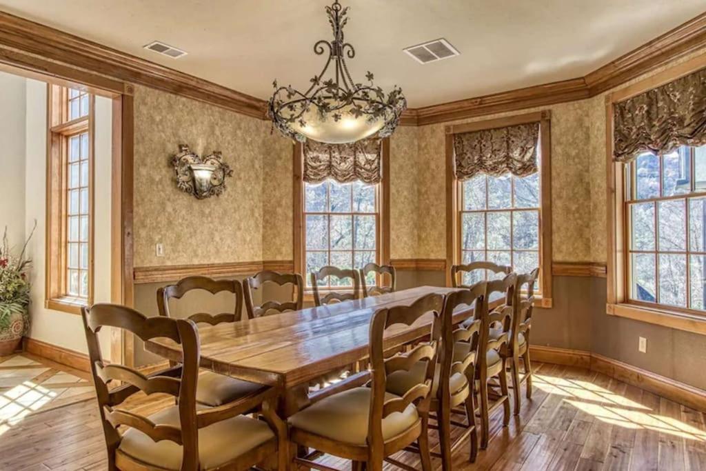 Villa Mountain Bliss: Estate W/ Views~Firepit~Hot Tub~Gburg 5Min~3 Pools Gatlinburg Exterior foto