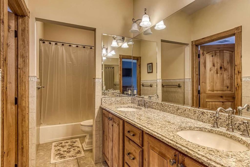 Villa Mountain Bliss: Estate W/ Views~Firepit~Hot Tub~Gburg 5Min~3 Pools Gatlinburg Exterior foto