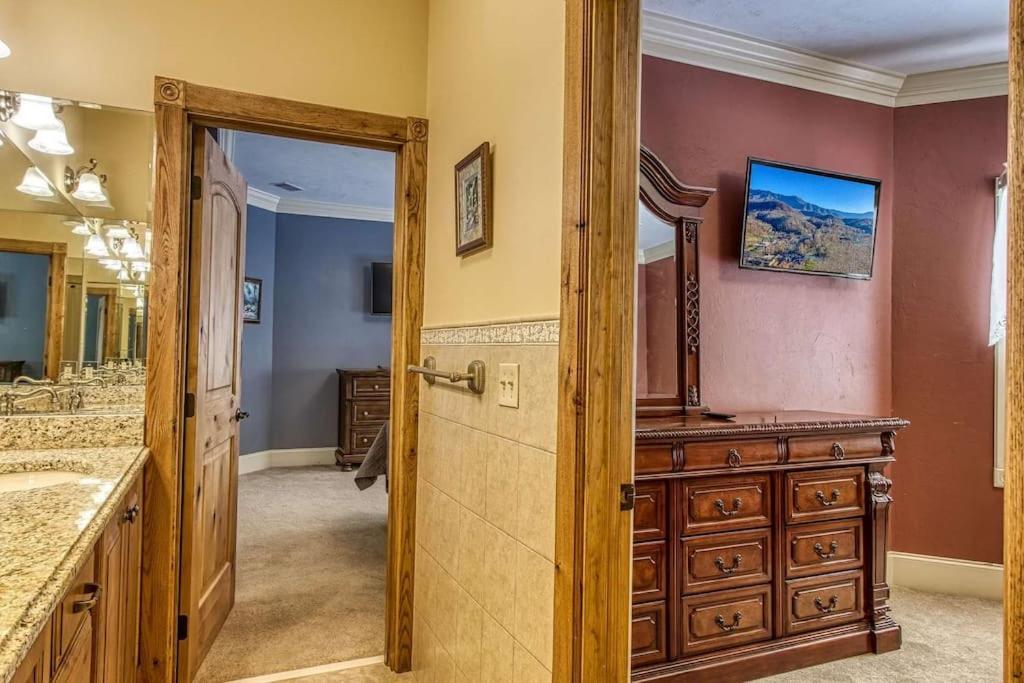 Villa Mountain Bliss: Estate W/ Views~Firepit~Hot Tub~Gburg 5Min~3 Pools Gatlinburg Exterior foto