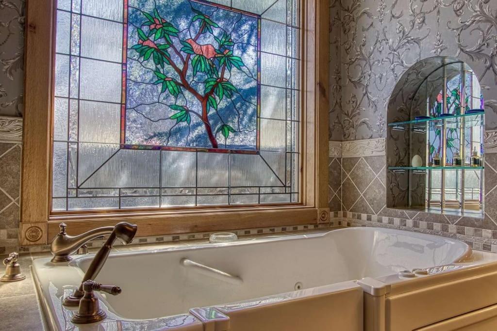 Villa Mountain Bliss: Estate W/ Views~Firepit~Hot Tub~Gburg 5Min~3 Pools Gatlinburg Exterior foto
